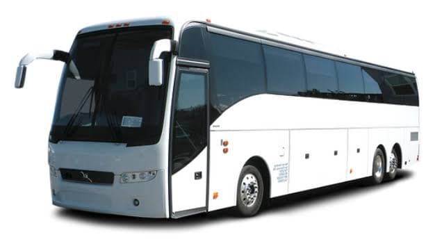 Large Coach coach operated by Aavurton
